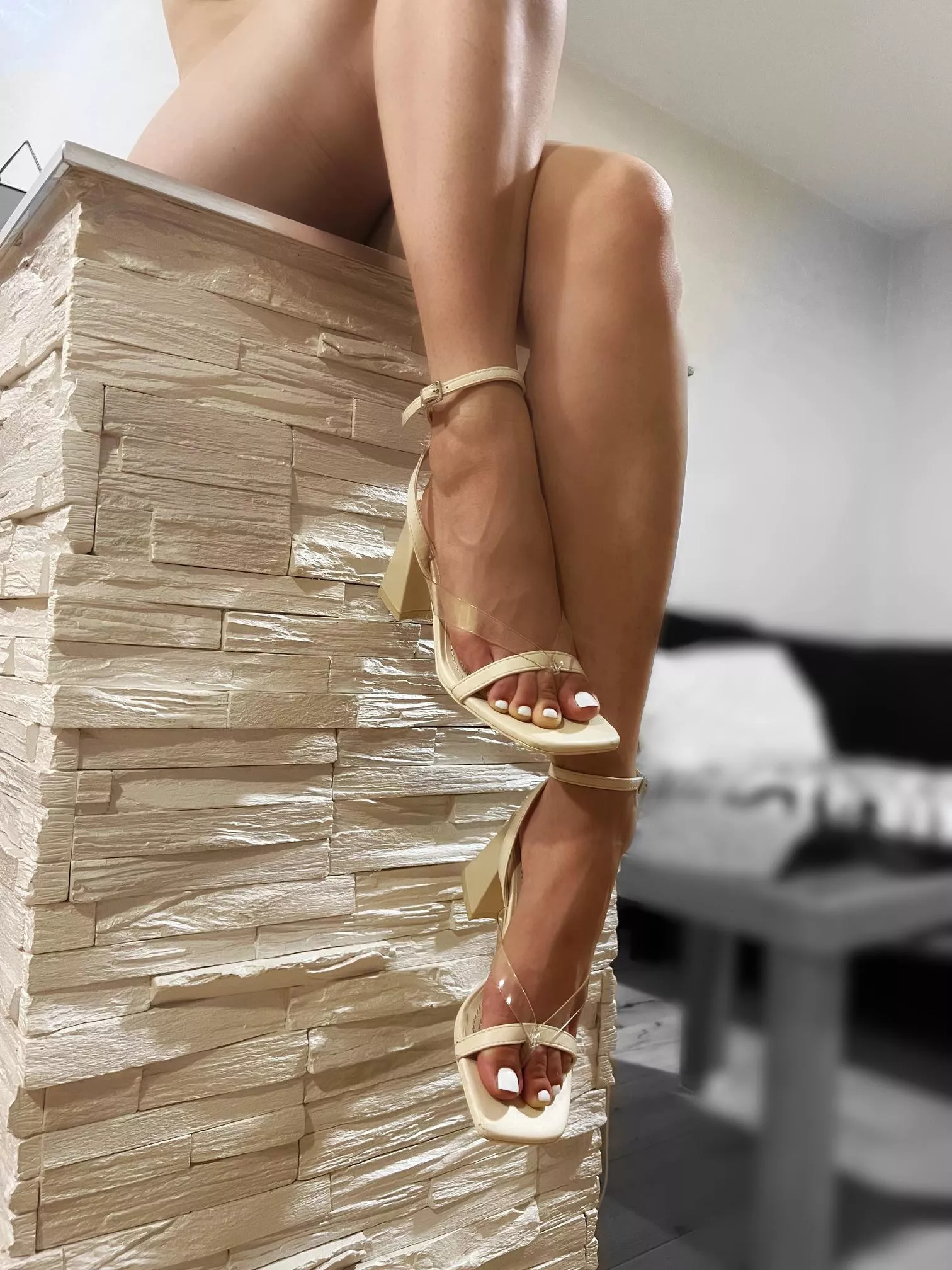 Kiss my feet and then spread my legs