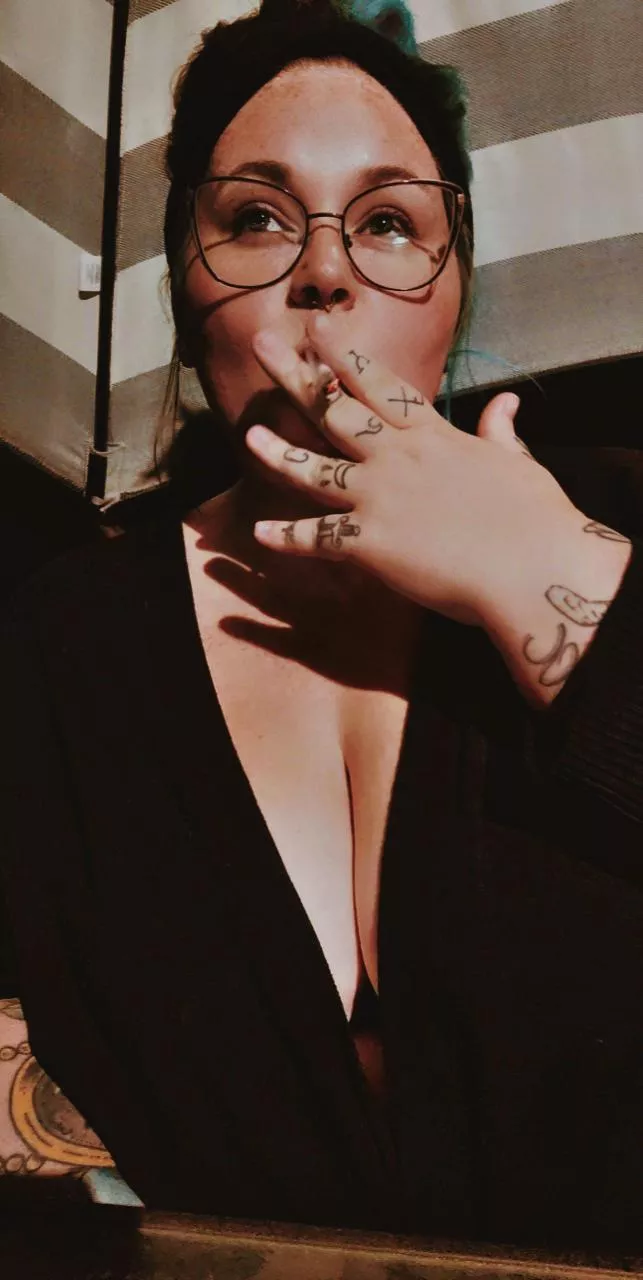 my eyes are up here 🚬