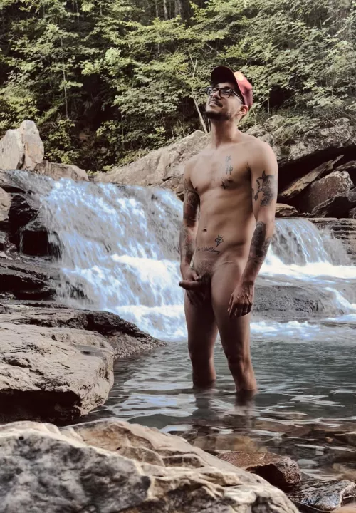 Trying to get wet 🤷🏻‍♂️