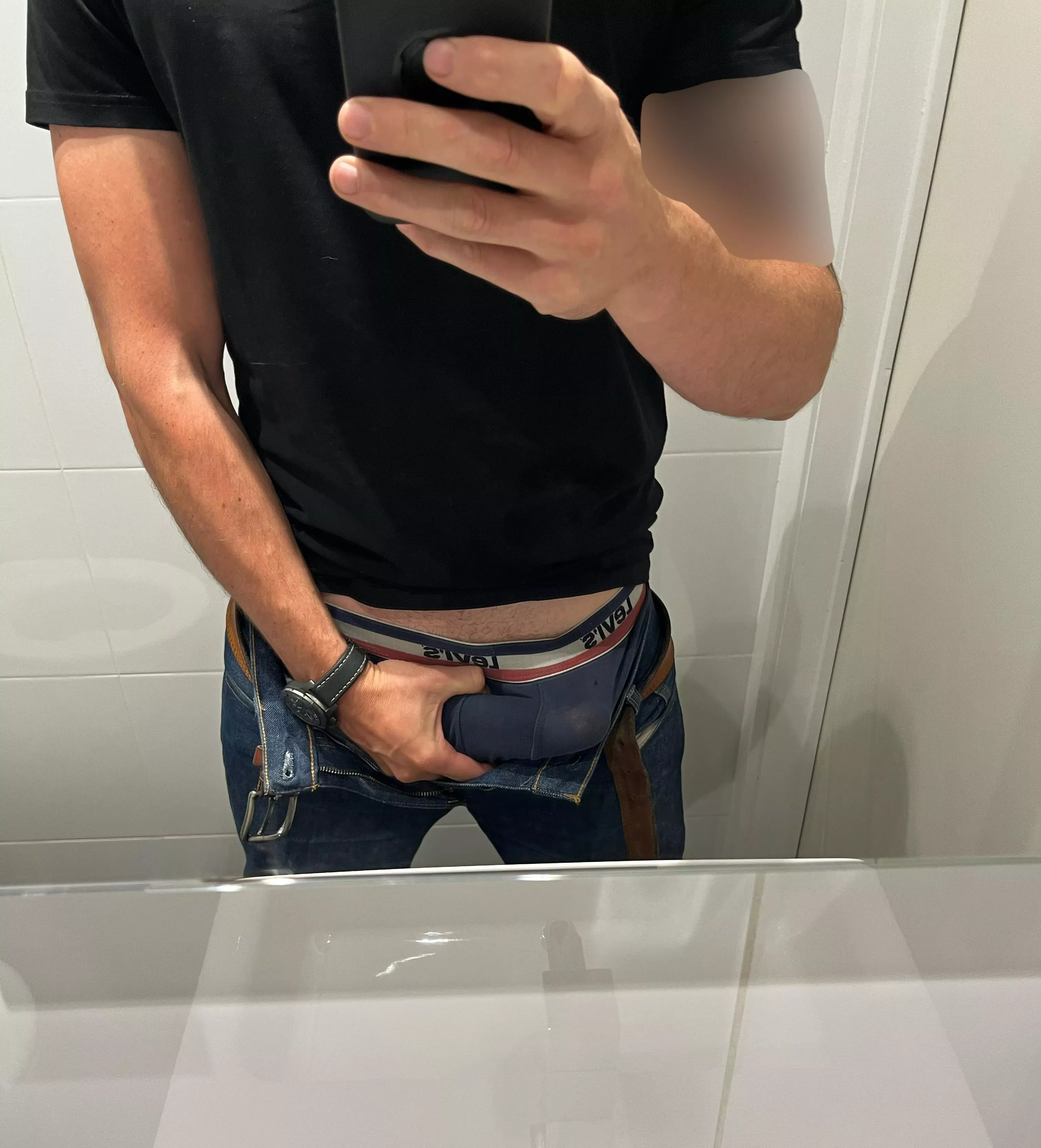 When you’re at the office but that girl from Reddit pops in your head…