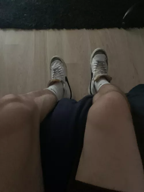 who wants my gym shoes💰