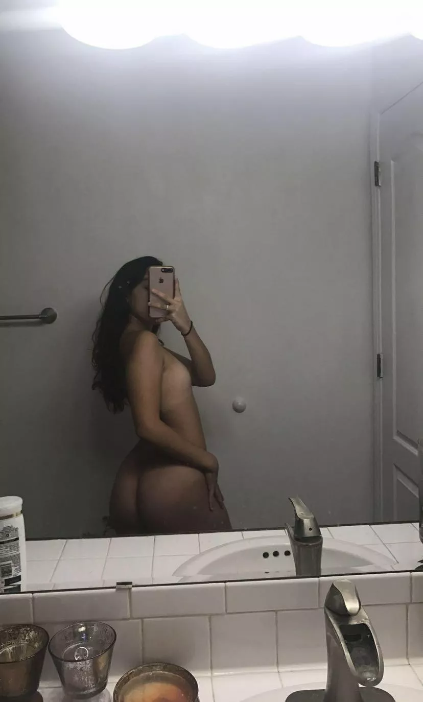 18F,4’11 Latina [OC]