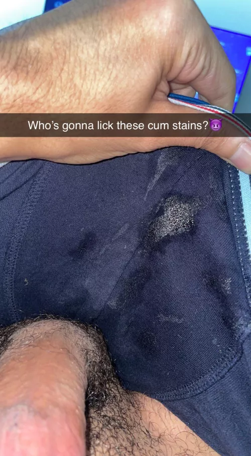 (24) dom.Hmu if u wanna be used rn. No over 25s. pits feet spit piss++. Hmu