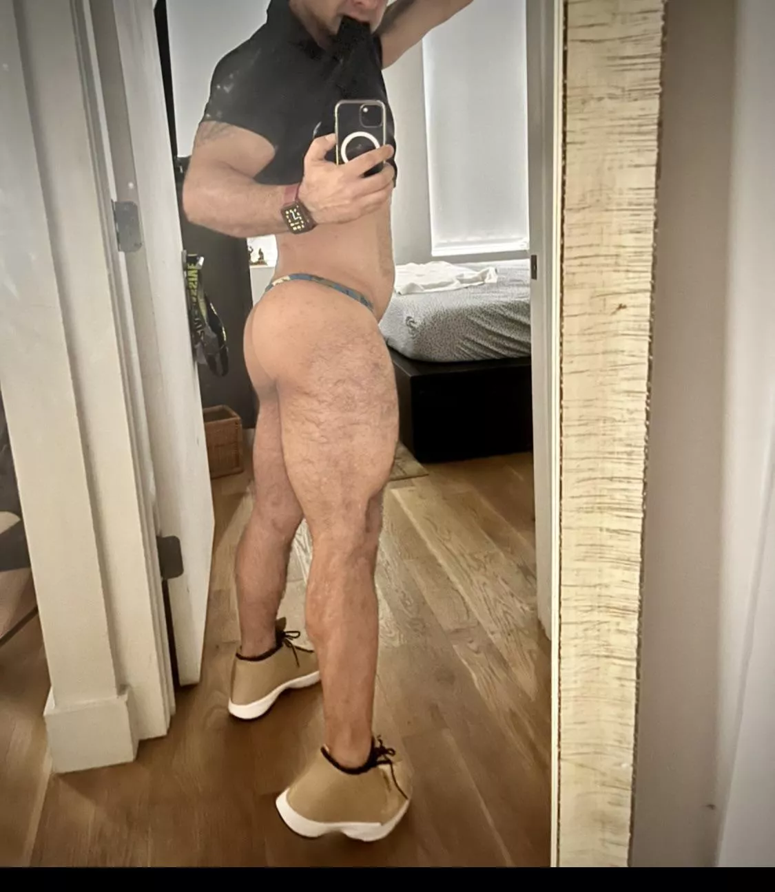[35] any bro wants to train hams & glutes with me? 😎😌