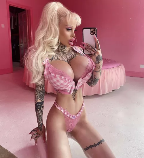 Alicia Amira plastic bimbodoll 🥵