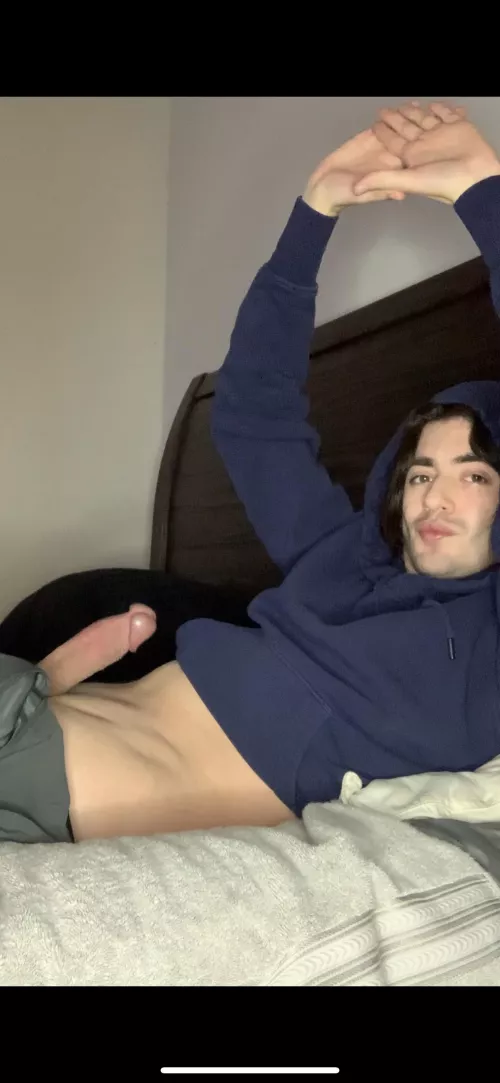 Boy next door with huge mushroom cock. Hit me up 🤙