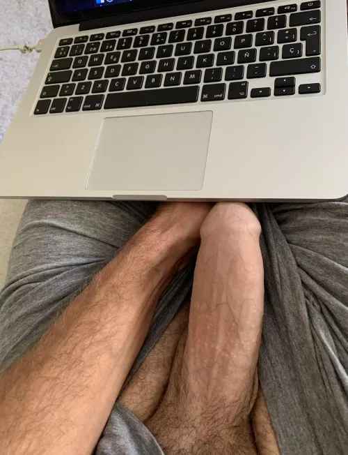 Browsing Reddit 📖