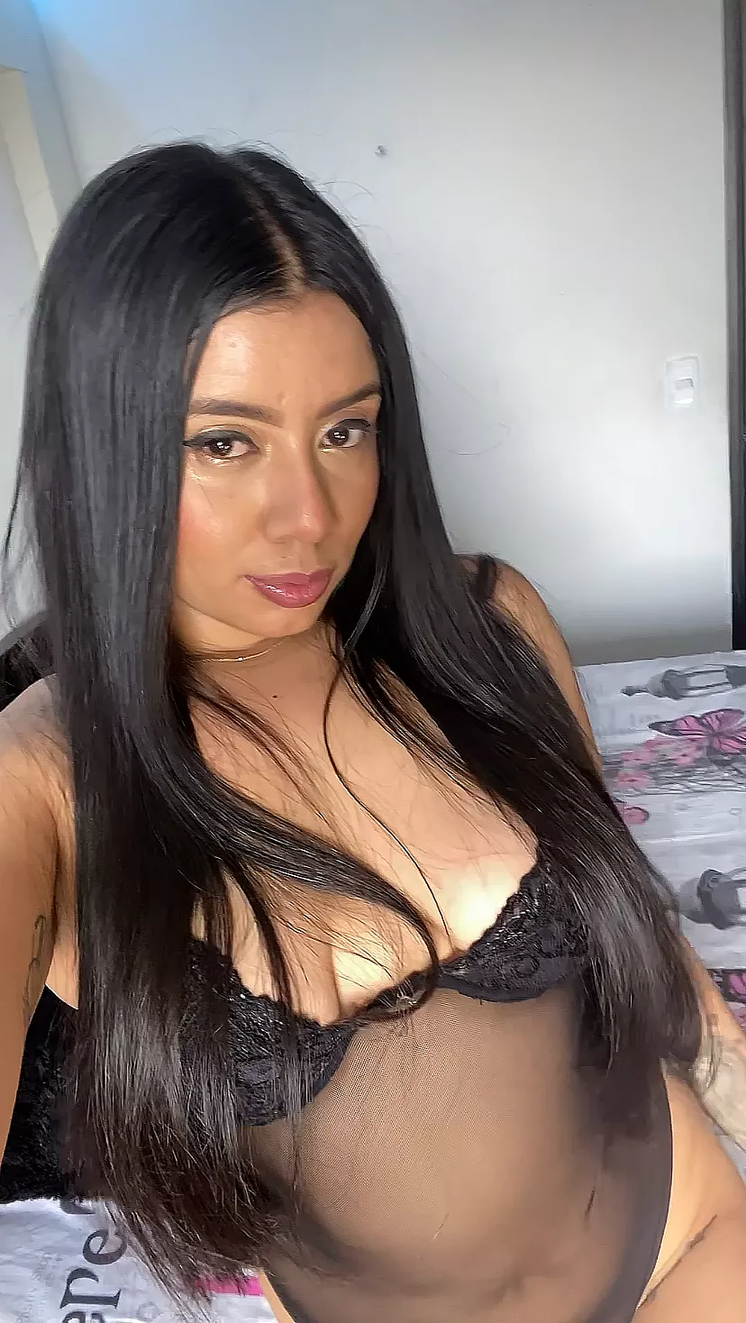 Do i look good after a very long day at school?💕