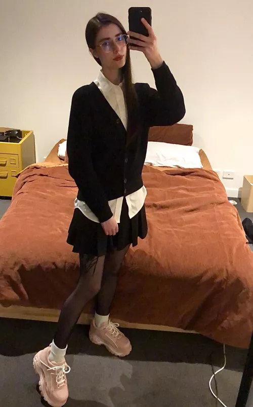 [f] just a lanky ass nerd 🧌I’m new here so pls say hello!