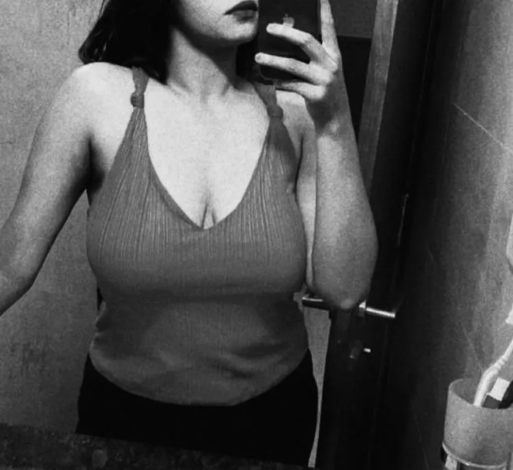 [F] when it comes to non consensual fun it gets me wet 😅🙈 and i yeah love shock and surprises in DM ;)