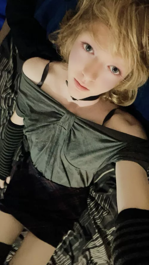 Hello cuties! Watcha up to? 💜