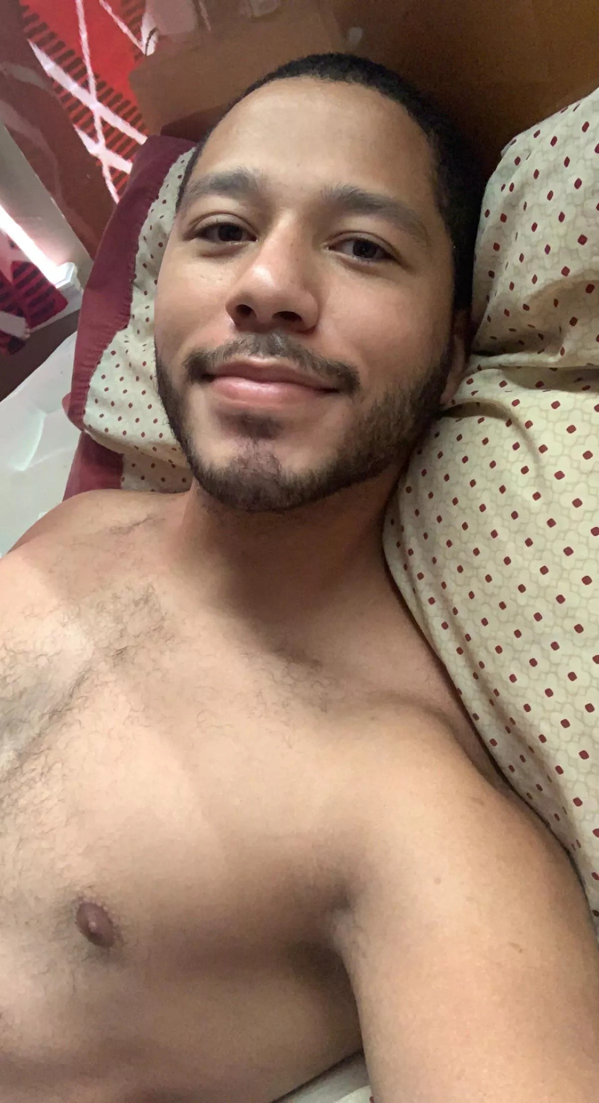 I do NOT wanna get outta bed 😩