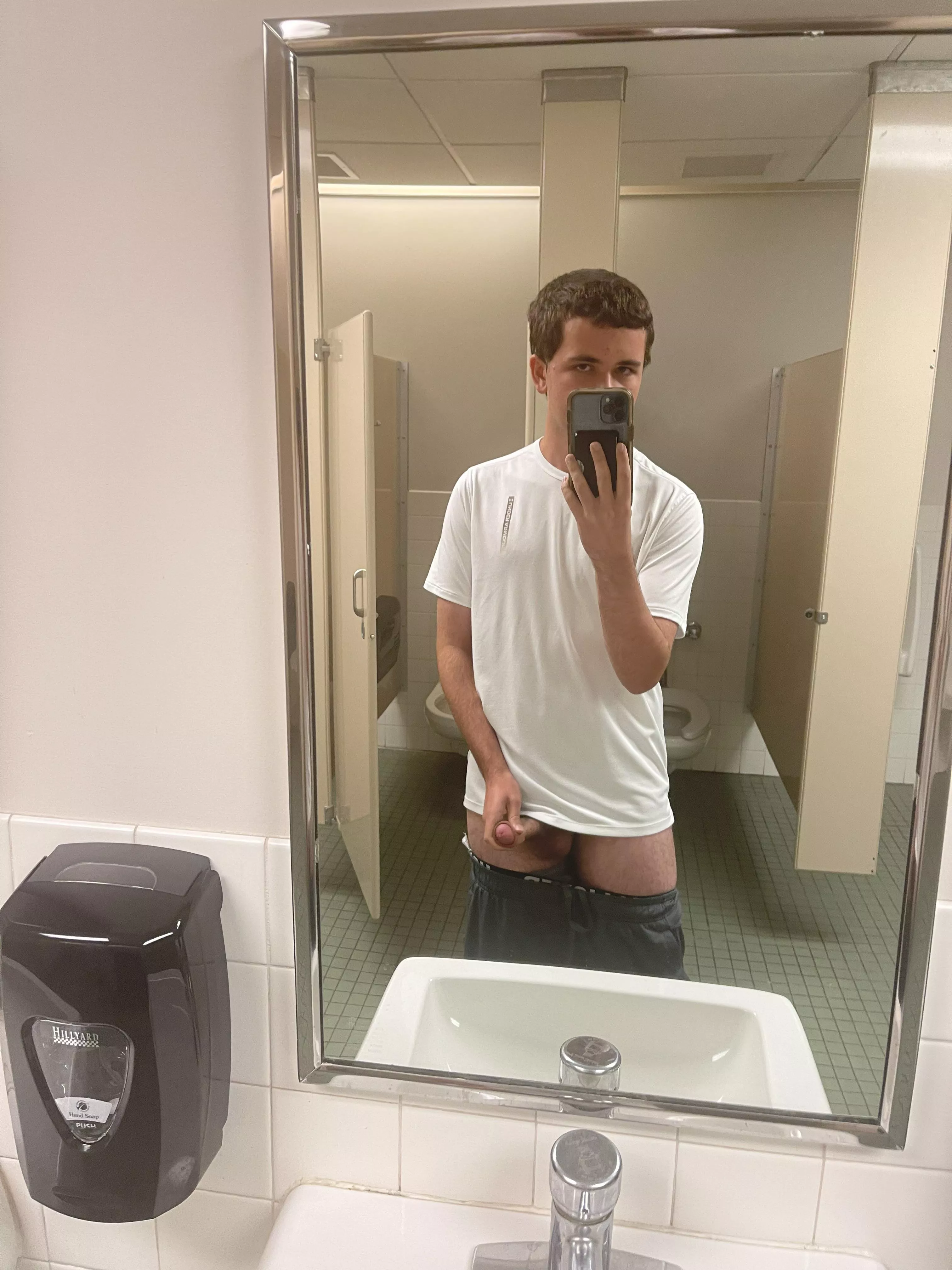 I have an hour to kill, wish you could help me in the stalls ;)