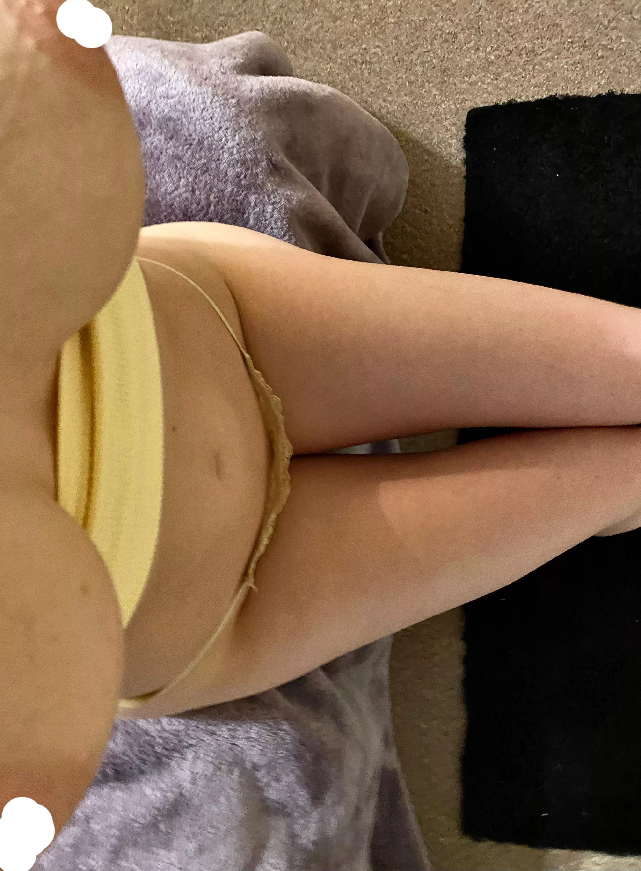 I’m 19😇 my onlyfans subscription is free! Come say hi ❤️ link in the comments❤️