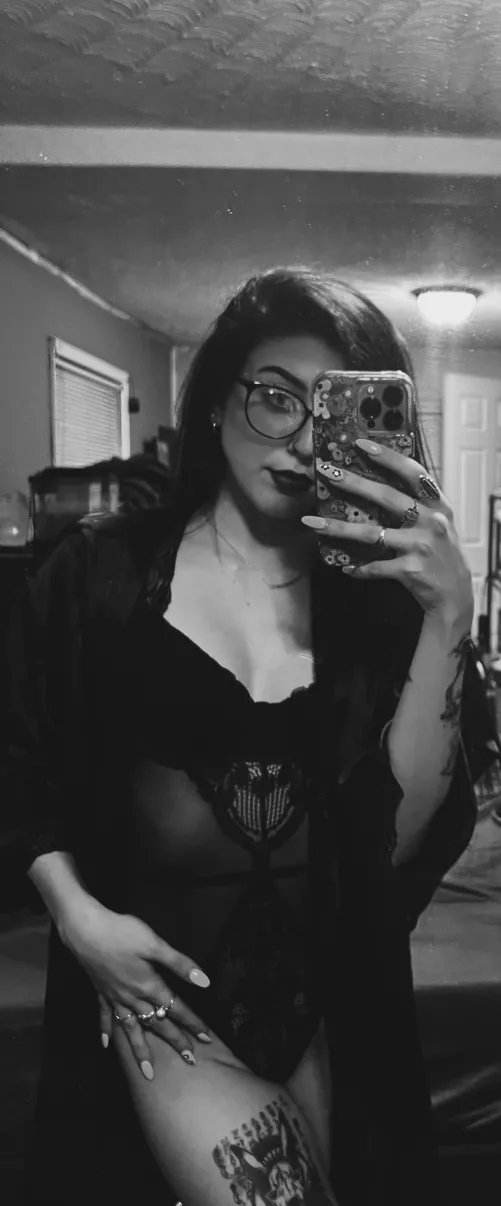 i’m just now getting started on OF. any subs would be appreciated😘 insta: hayleybhelton https://onlyfans.com/tattedgeminii