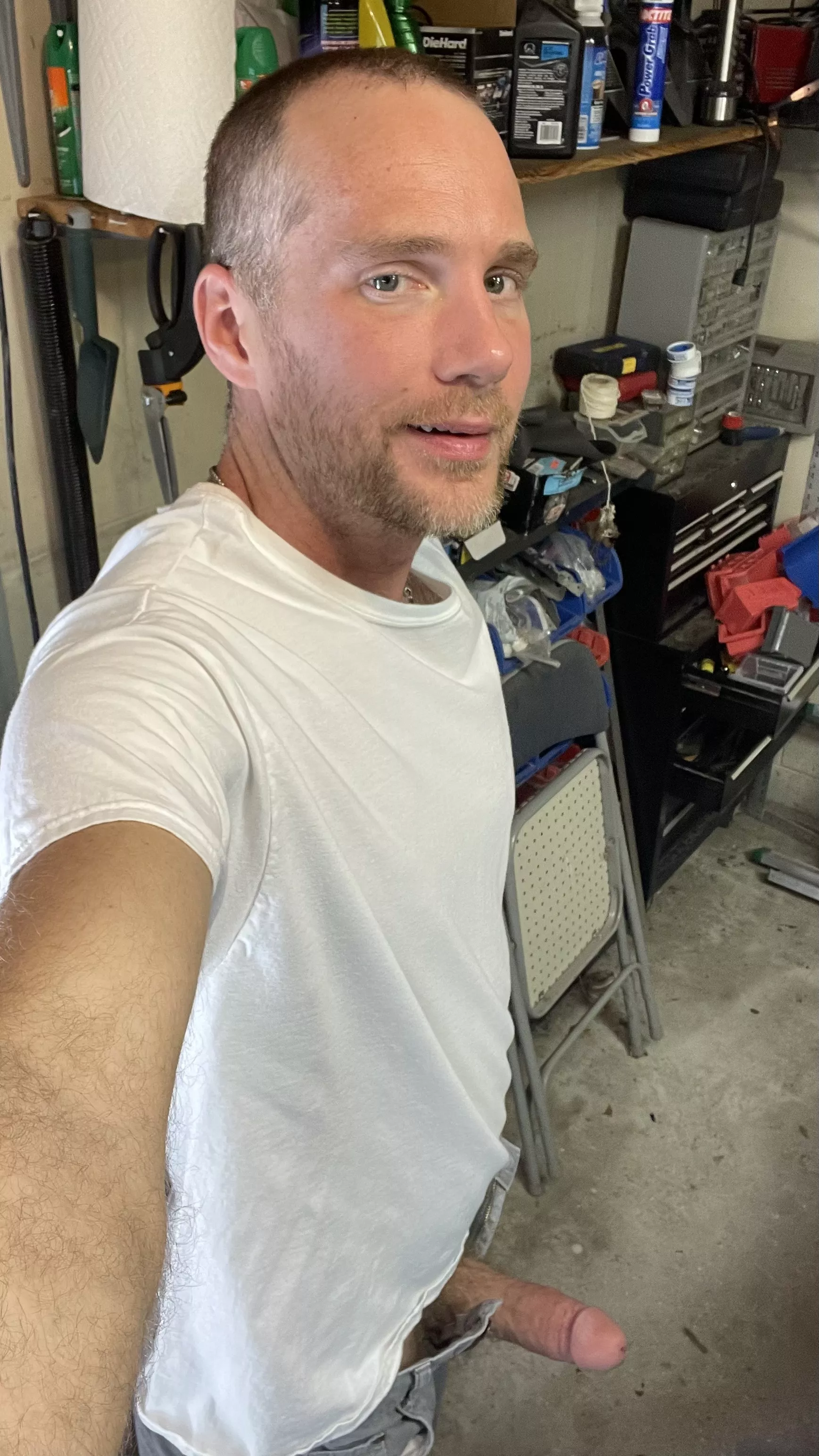 It's Saturday and I have a lot of work to do, I'm ready to get dirty.