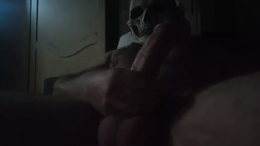 Jack me off with two hands 💀