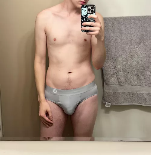 Lulu briefs are so comfy ☺️