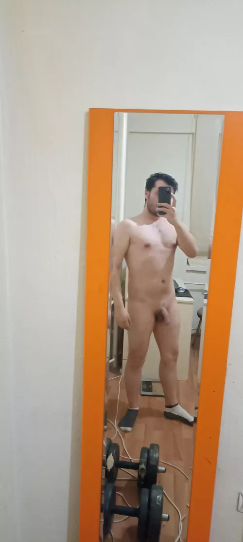 (m) 27 174 cm 84 rate me please :)
