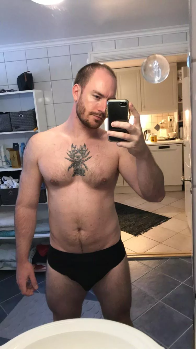 Trying briefs for the first time inn my life, do I pull it off?