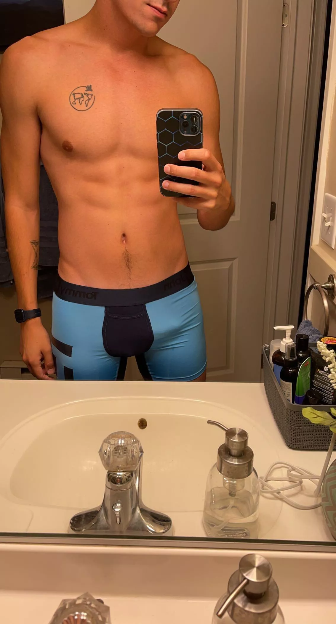 [26] never been to the gym cuz I don’t have a gym bro… any volunteers?
