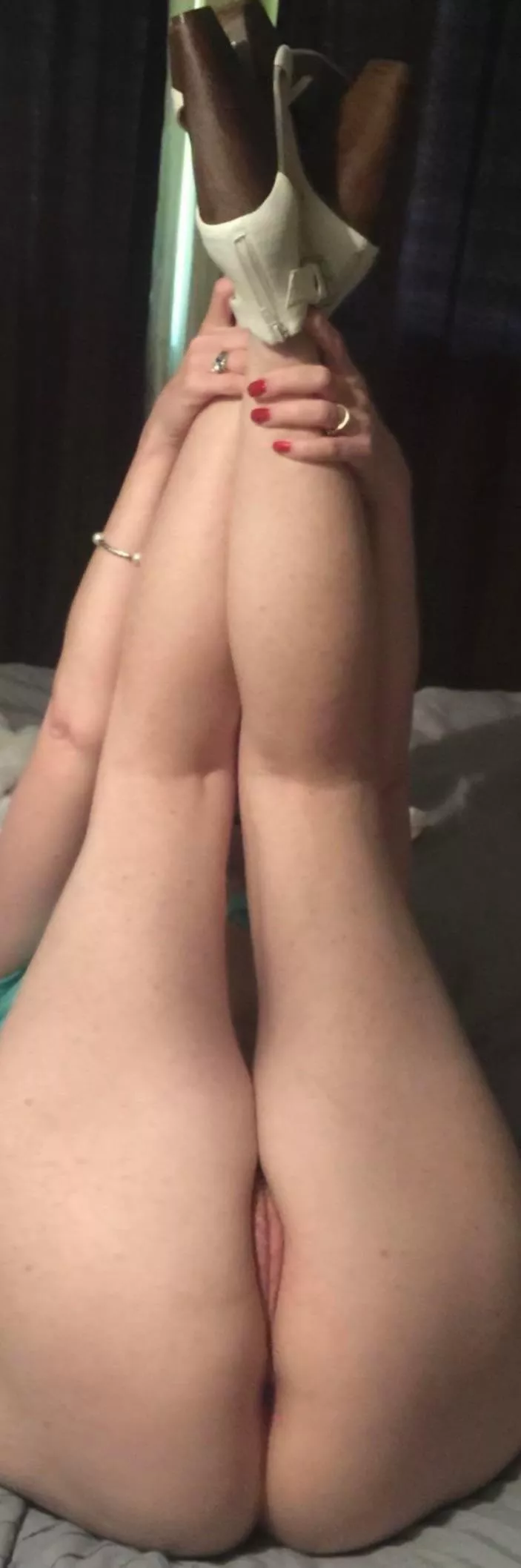 Does this pose “ring” your bell? 😜