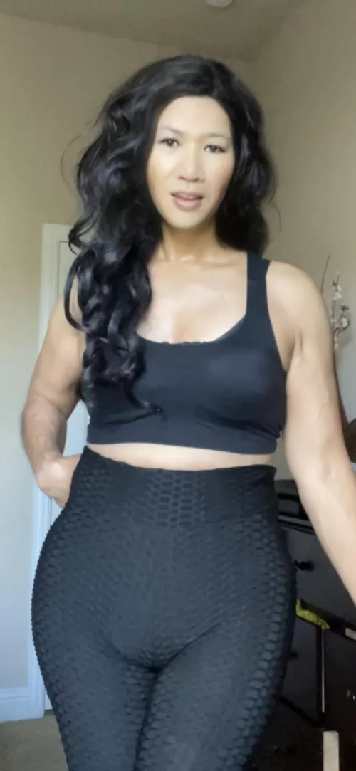 *faceappfilter* so sweaty 😅 shower with me anyone😜