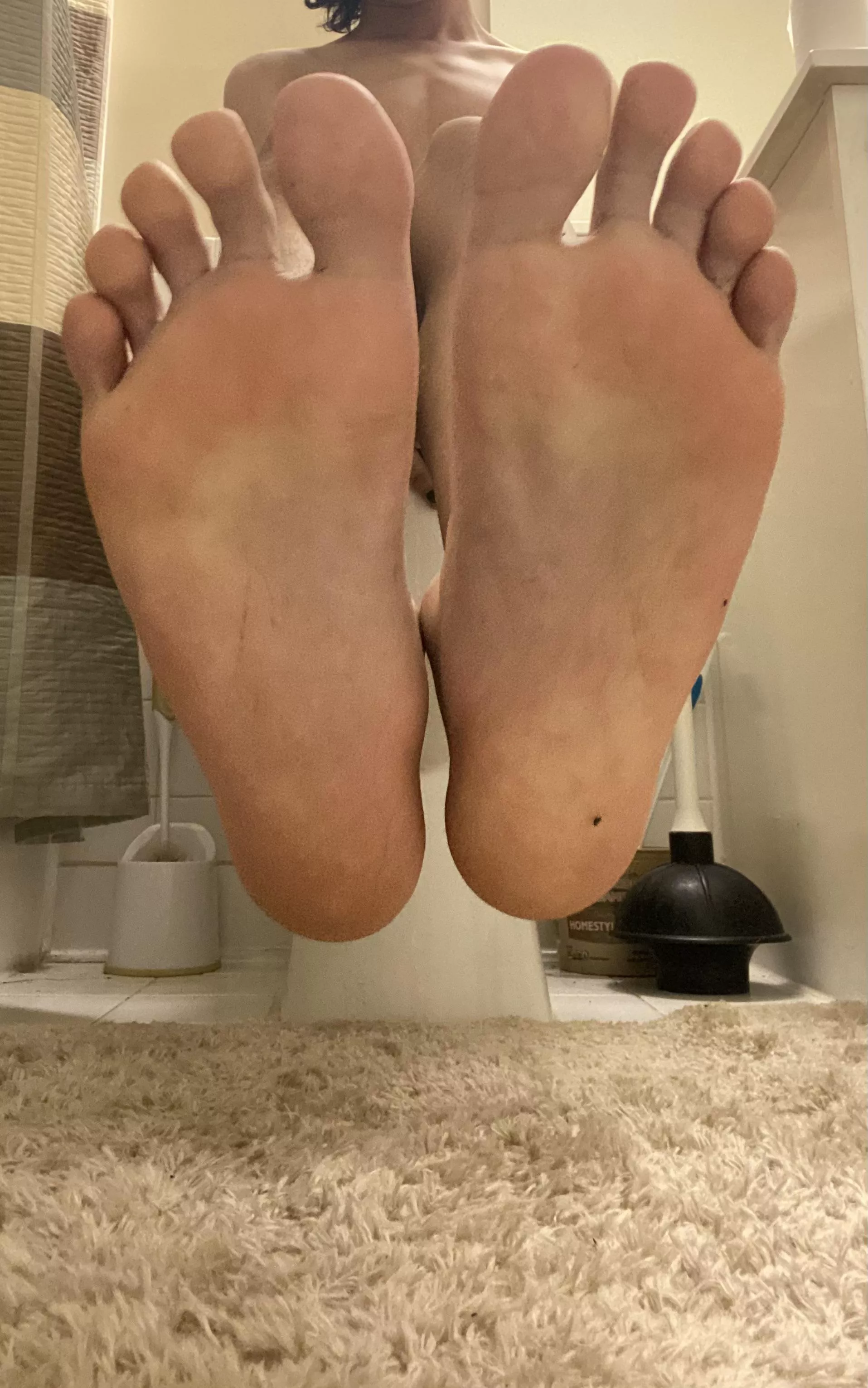 Hope u don’t mind stinky sweaty feet :3