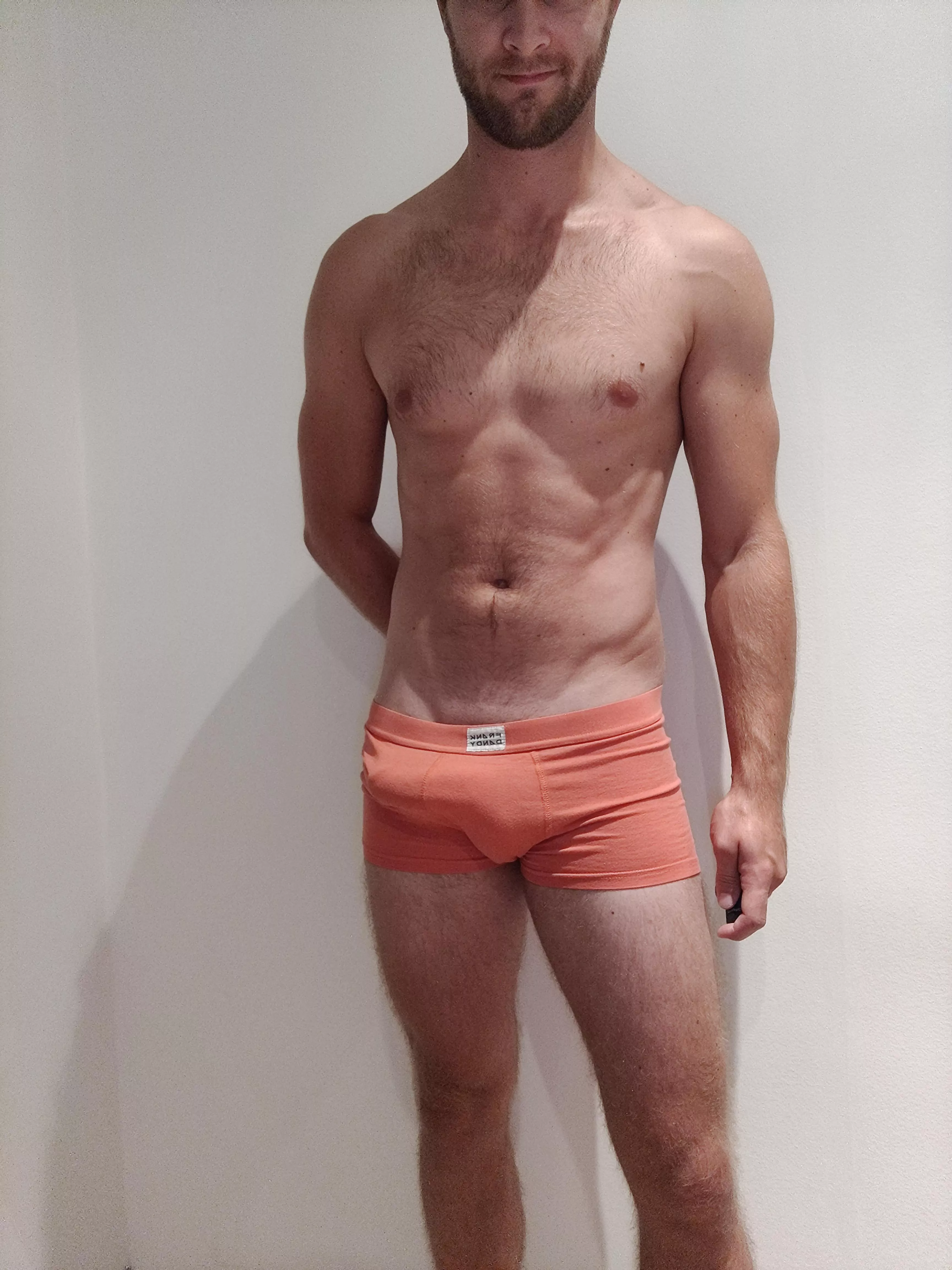 hope you can appreciate a tipsy bulge😘