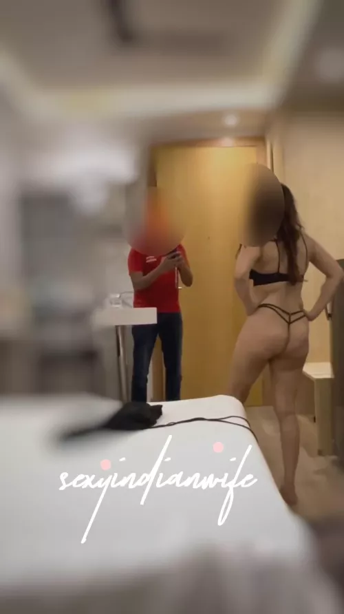 I asked him ( delivery guy ) to take my nudes 😉😉😉😜😜😜