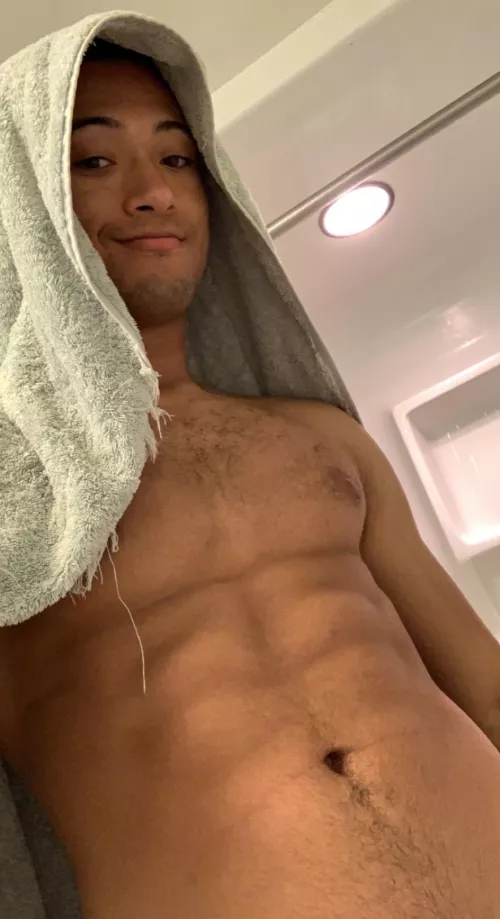 I shaved my beard and it feels so damn weird [22]