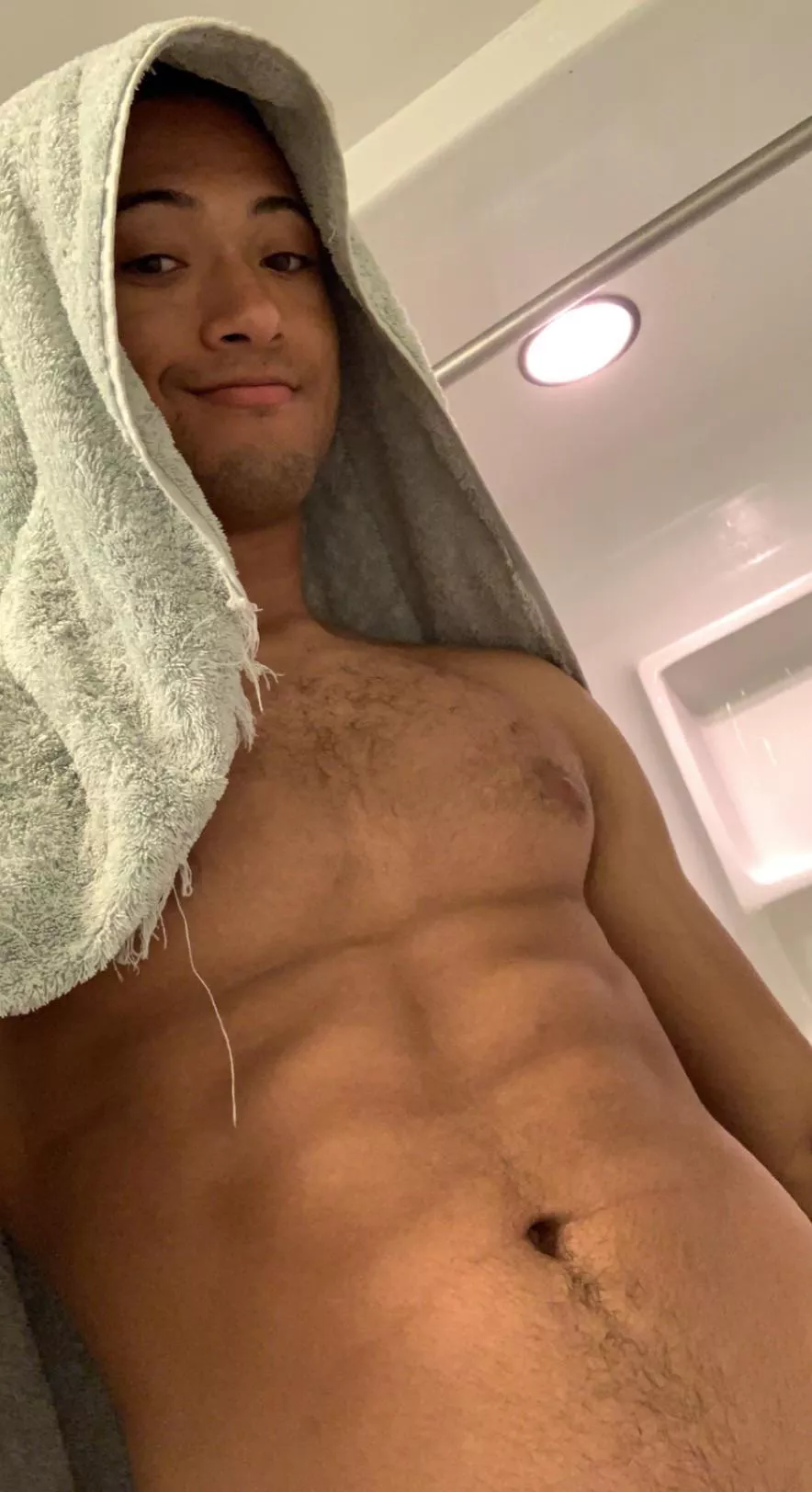 I shaved my beard and it feels so damn weird [22]