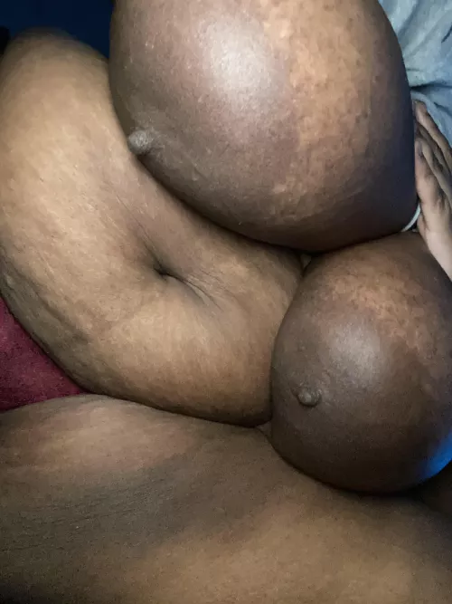 Play with my titties and rub my belly please.