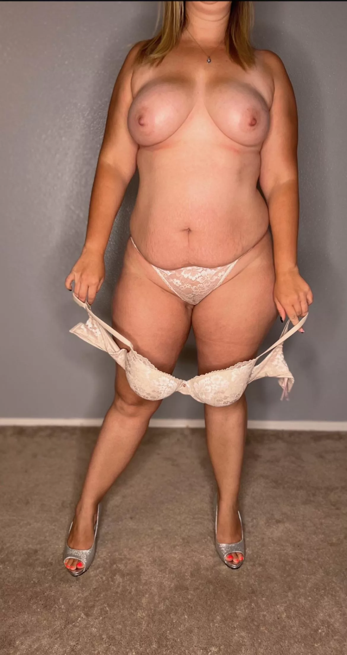 This 32 year mom is ready for her action tonight you want to join