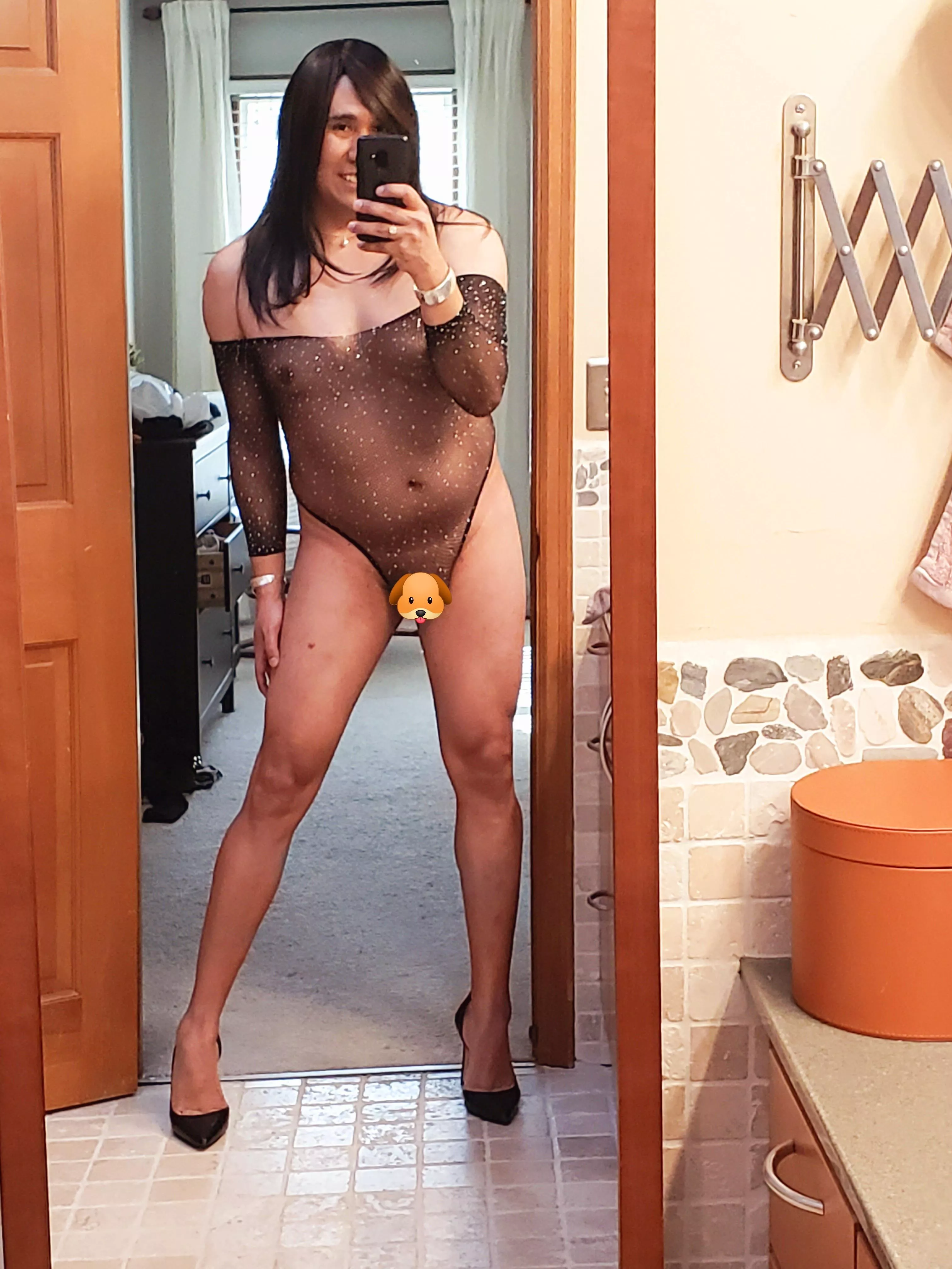 This horny gurl went to bed licking her rubbery friend instead tonight 🎀👰‍♀️❤️‍🔥❤️‍🔥❤️‍🔥