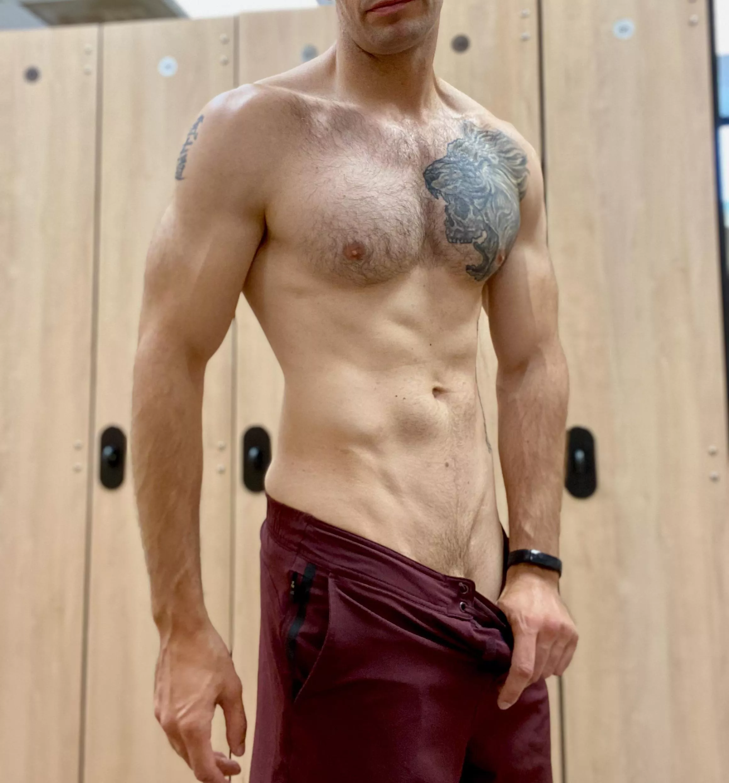 Trying to find a gym bunny to help slide these off 😘 [m]