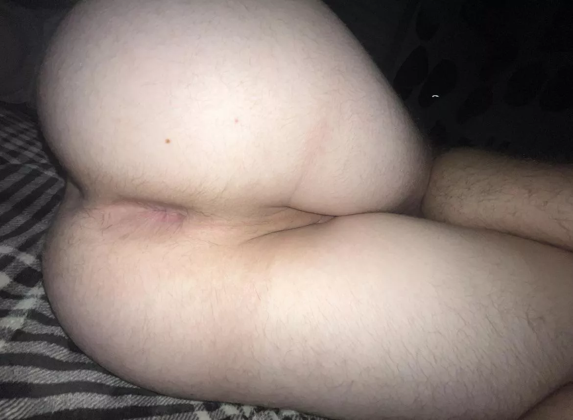 (18) I’ve had people tell me my ass is better than most girls😅