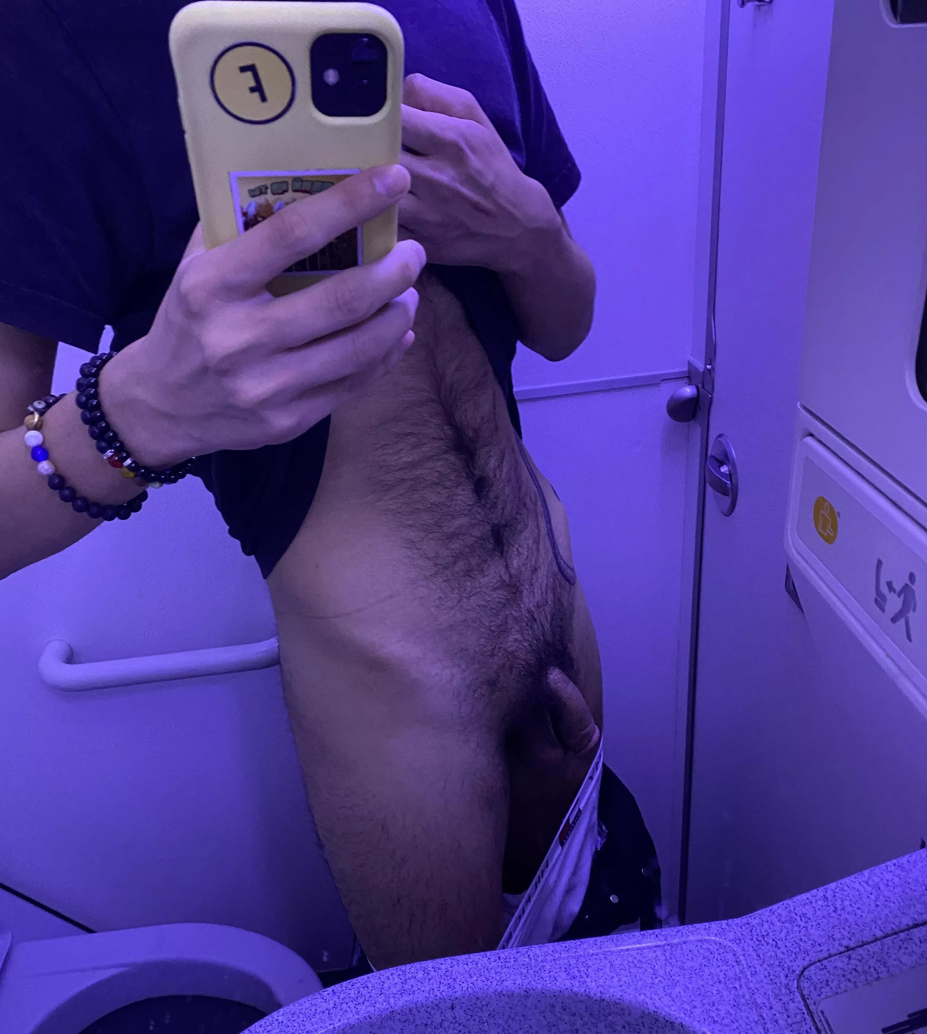 23 🇰🇷 young, hairy and Asian. Make my dick hard. Hmu on twitter: Whoistylerkim