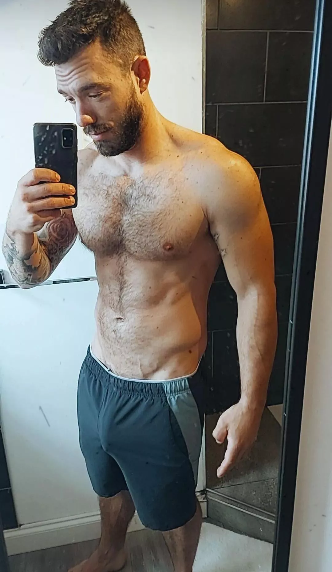 (35) Wondering if a Non-nude pic will get as much love as normal 😅❤️