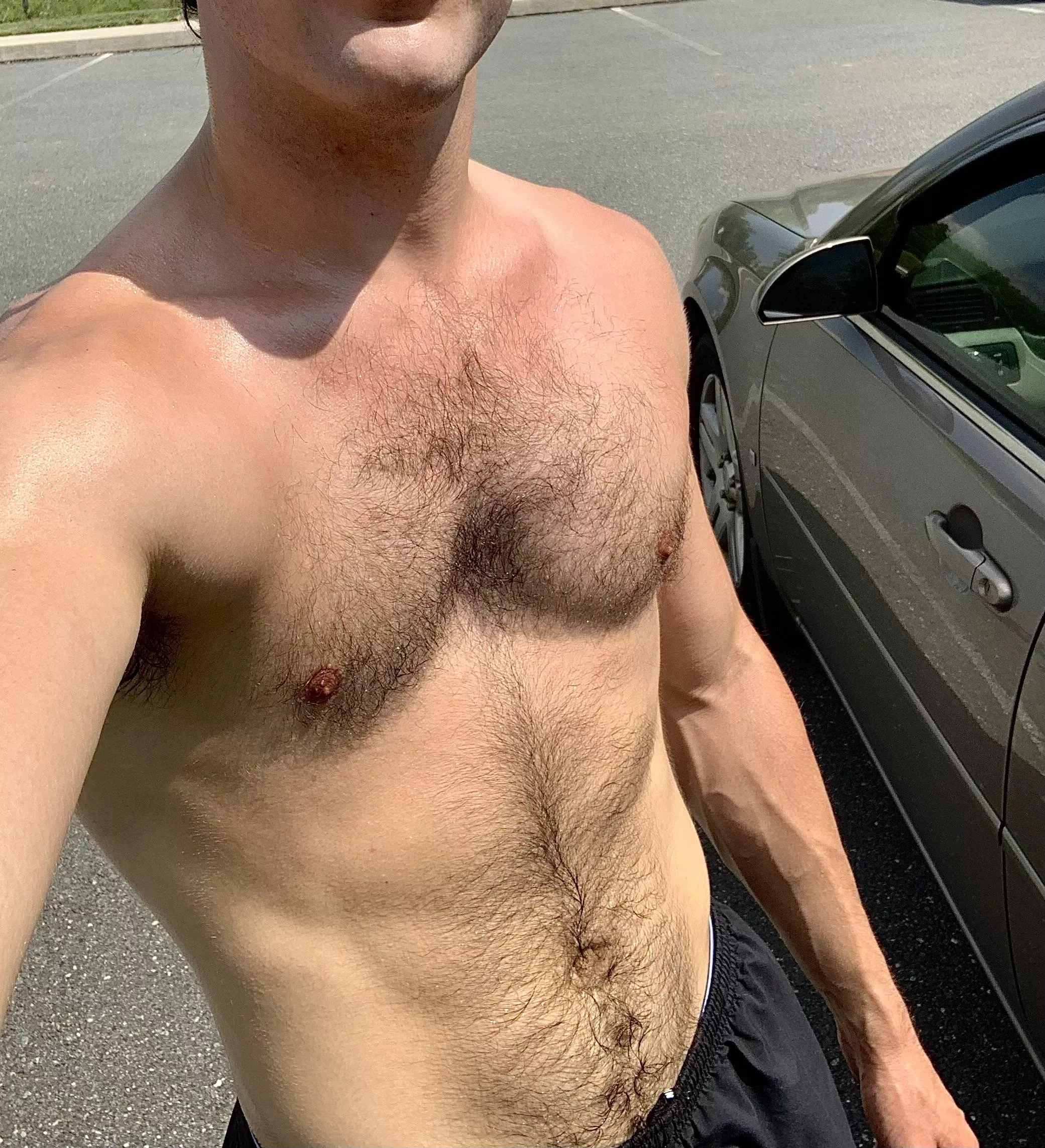 A wet otter outside 😋