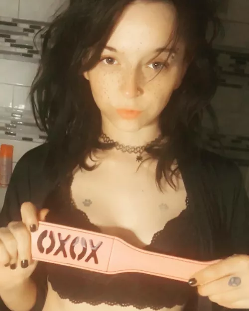 Do I have permission to tag your back end with x’ a and o’s? 💋💀