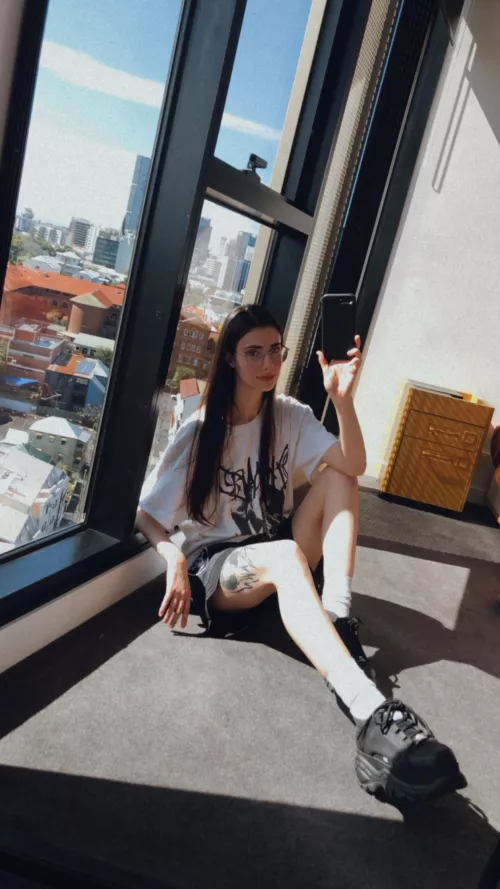 [F] My long spidery limbs are perfect for being a big spoon ngl 😳