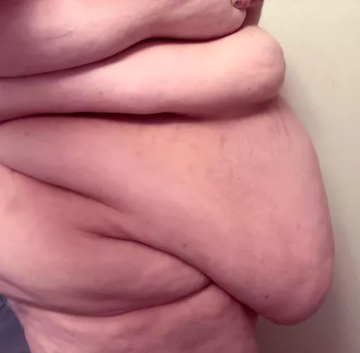 Gained 30lbs in 2 months! I’ve been told I’m a feeders dream bc I have no limit 🤭