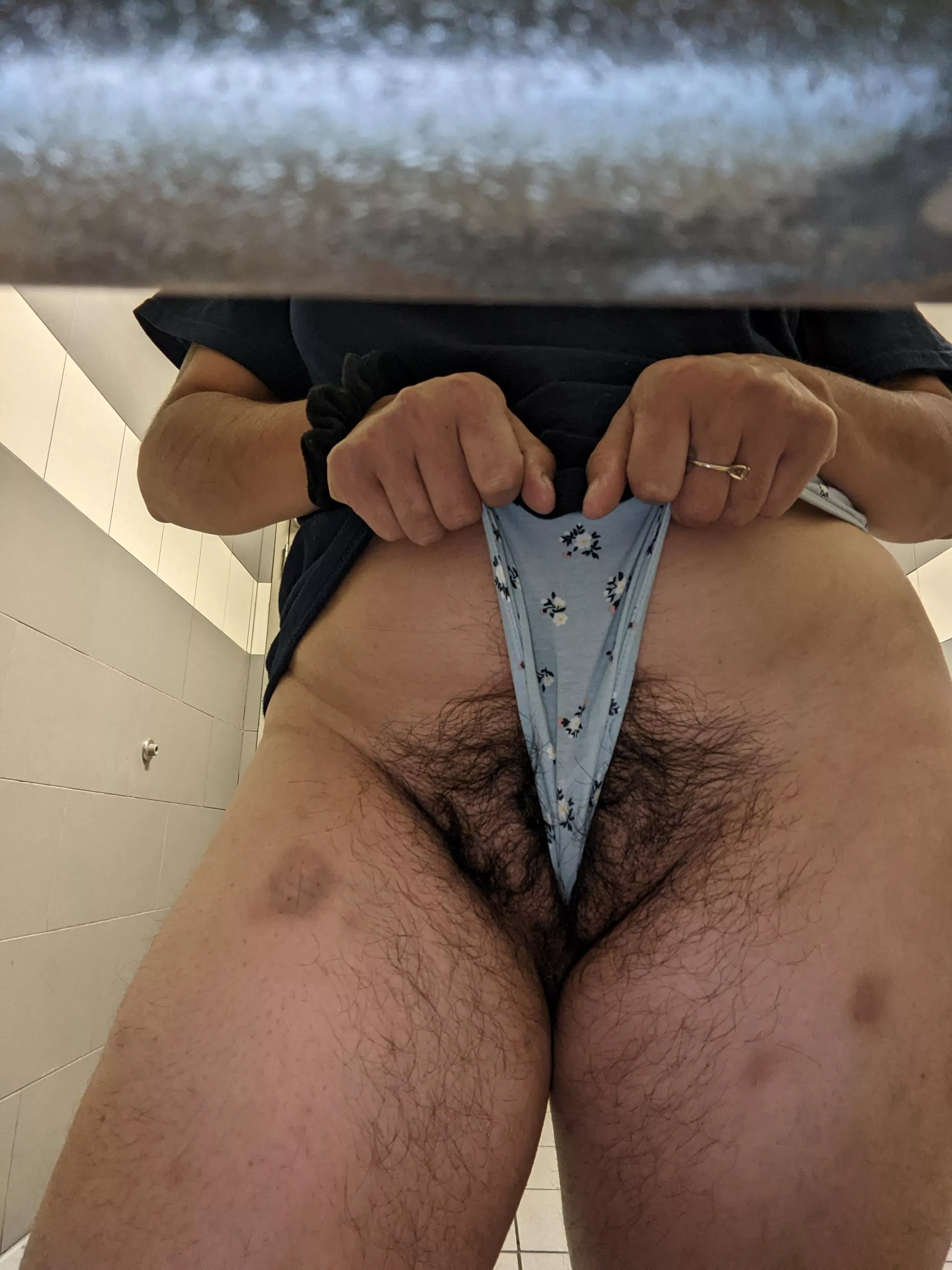 Good afternoon from me and the bush 😜