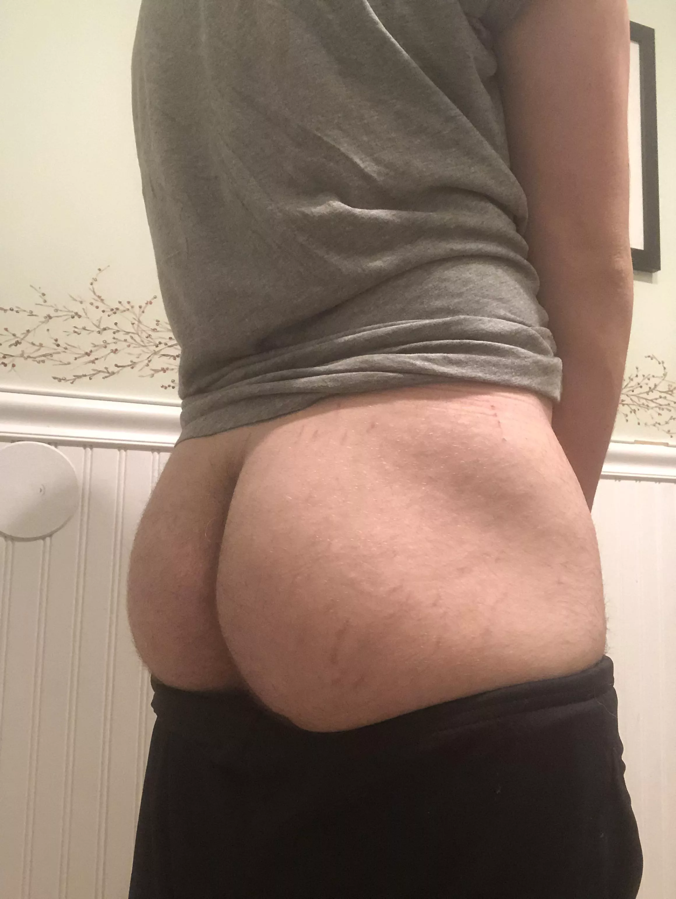 I got owned by a superior guy with a huge cock. Im a dumb beta bitch