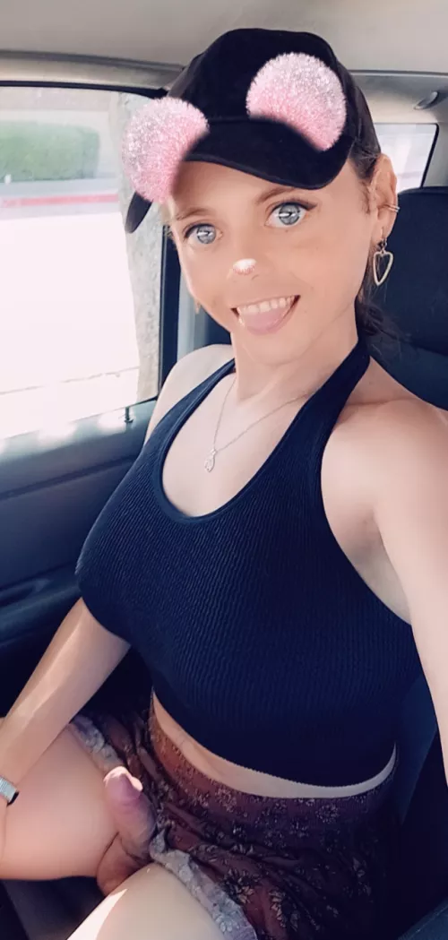 it's a beautiful day for a halter top and skirt 💃🏻🌈🥰