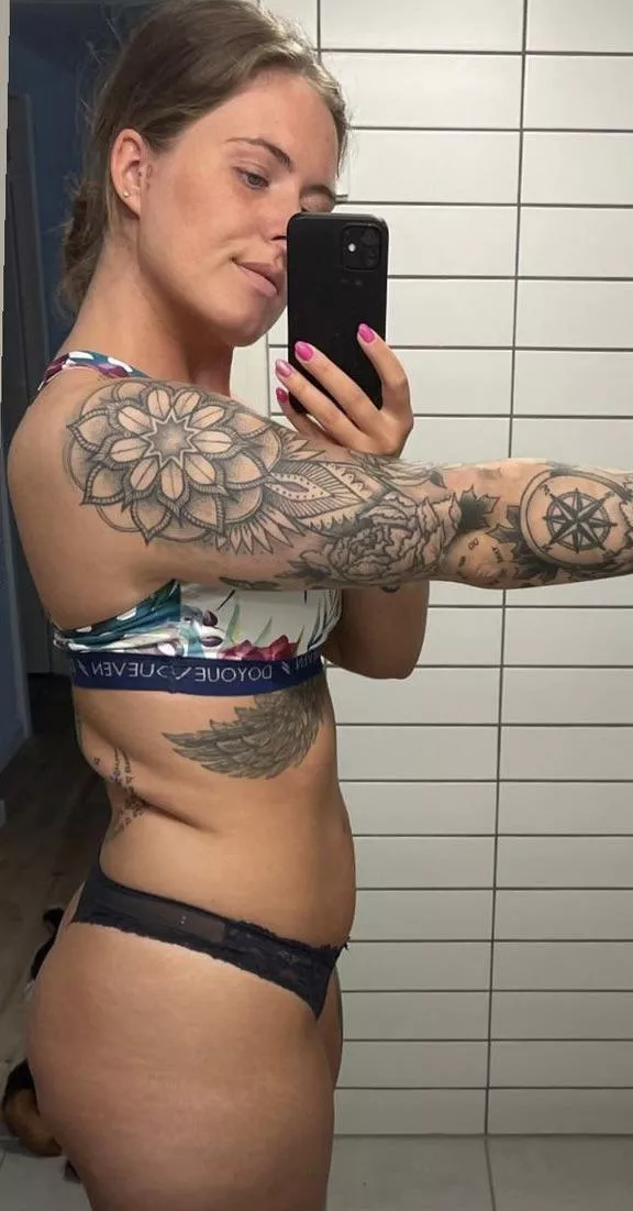 Just a little mirror selfie😍