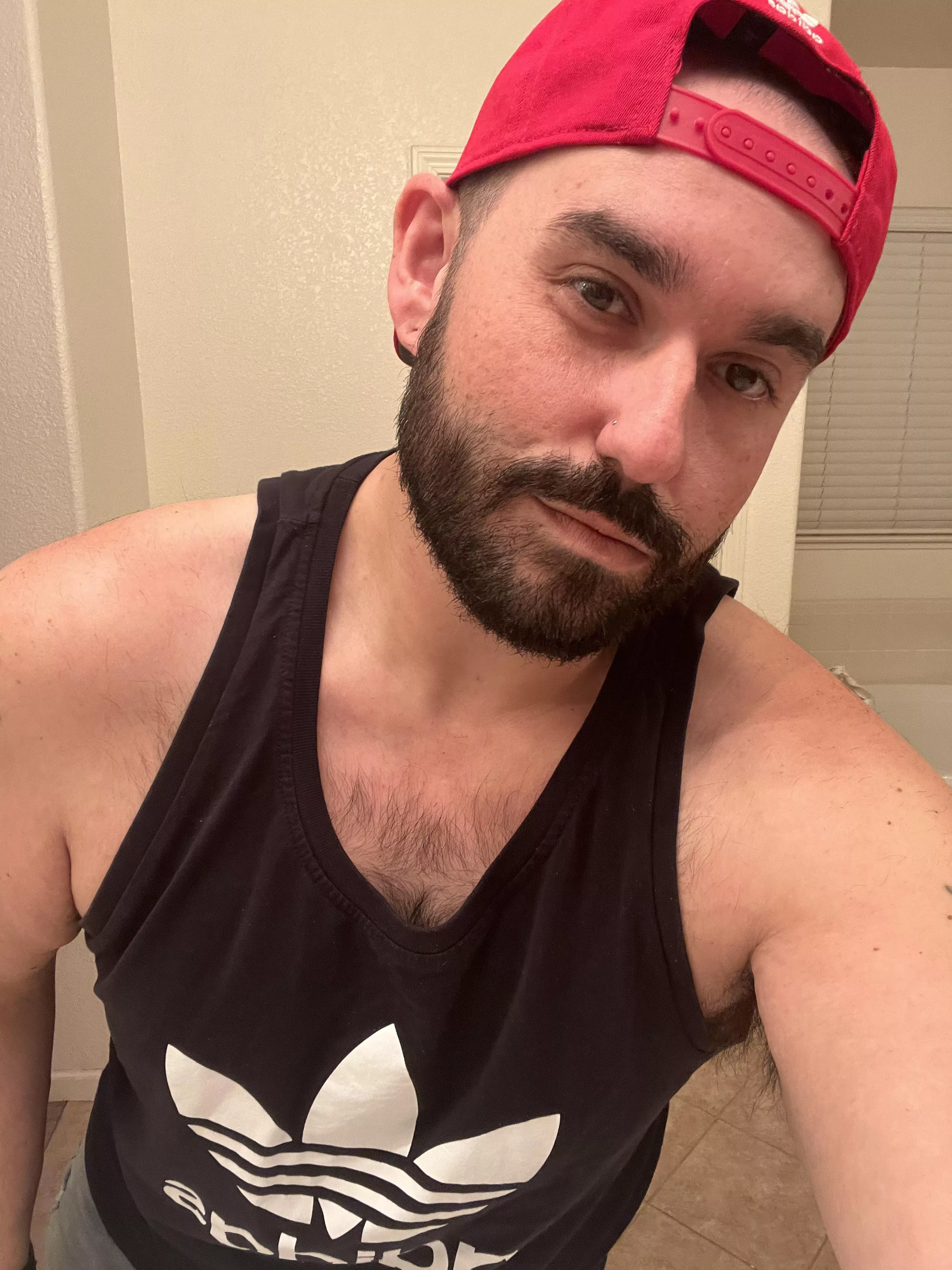 Me before stepping out for a hot second or whateva 😝