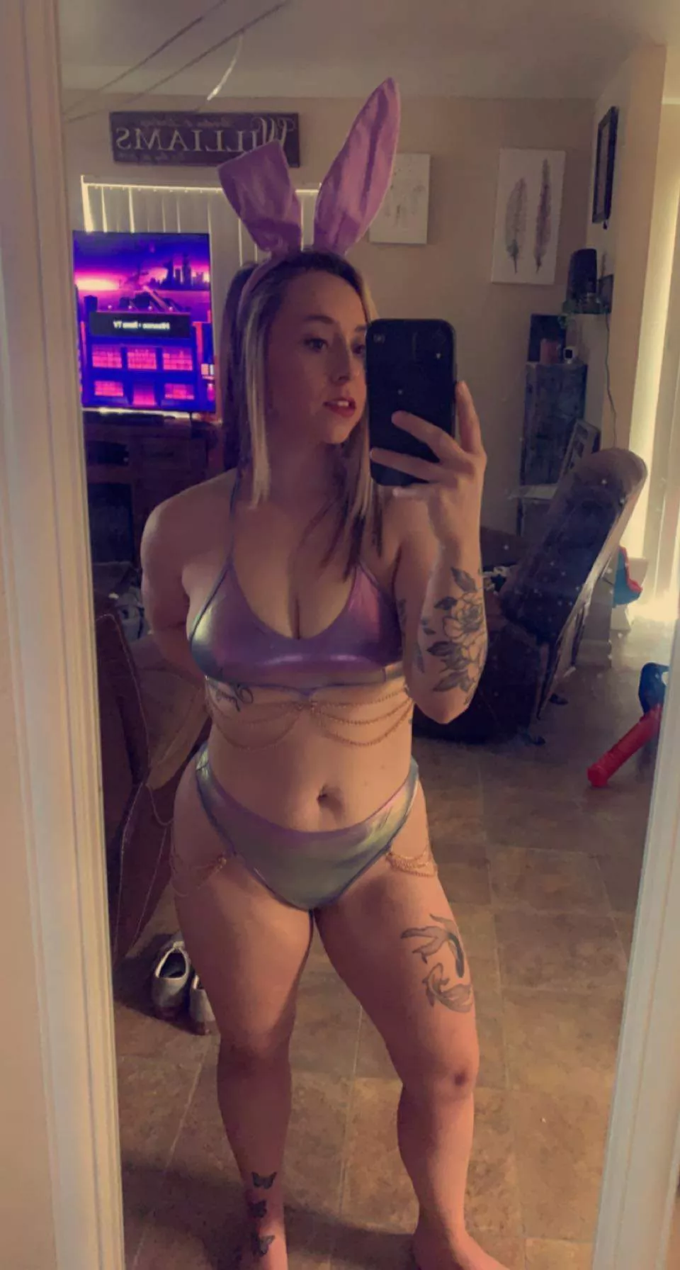 my neighbor is soo hot. 😈