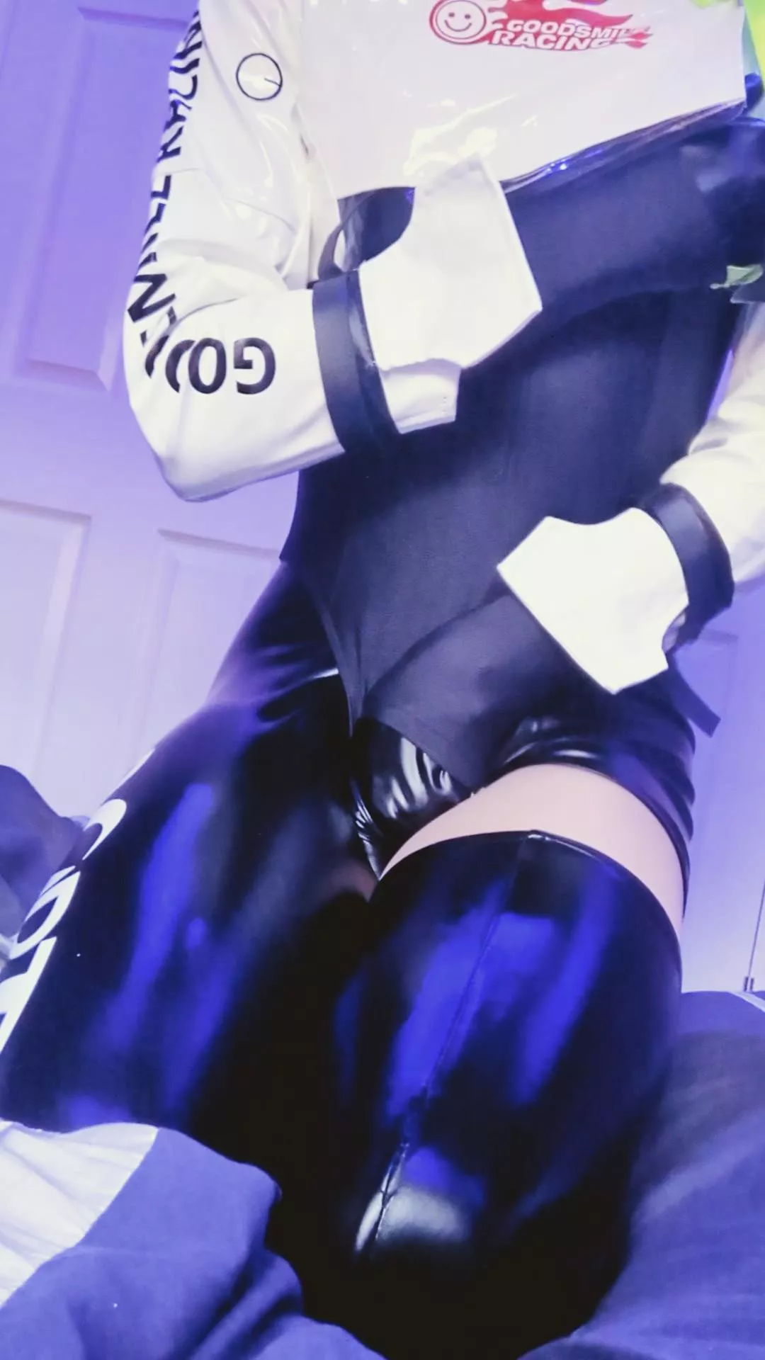 pat pat, come rest on my lap 💜